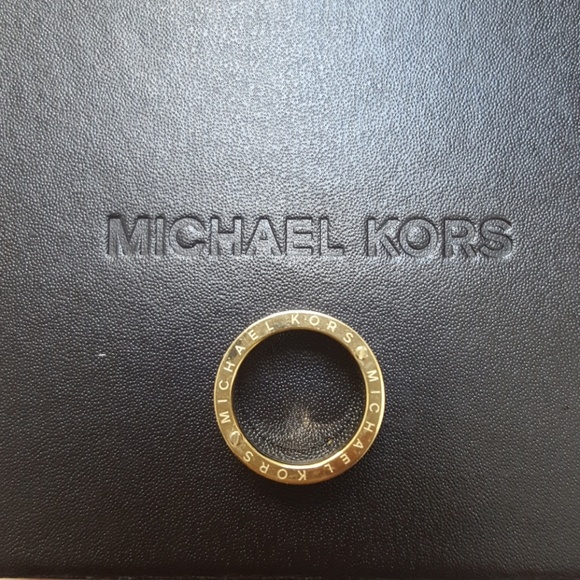 Jewelry - Picture 1 of 3